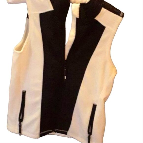 🤩 Marc NY‎ white and black fleece vest size small🤩2 for $20 - Picture 3 of 7